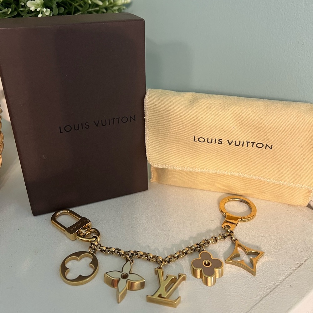 Louis Vuitton Fleur de Monogram bag charm